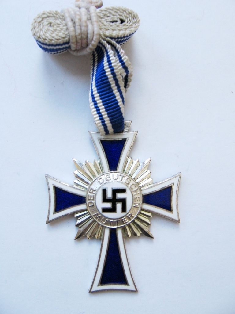 Немецкий крест купить. Немецкий крест. Рыцарский крест колодка. Немецкий крест в серебре. Немецкой кресты платиновый.